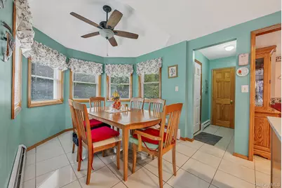 28 Manchester Boulevard, Wheatley Heights, NY 11798 - Photo 13