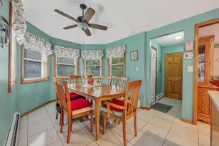 28 Manchester Blvd, Wheatley Heights, NY 11798 - Photo 13