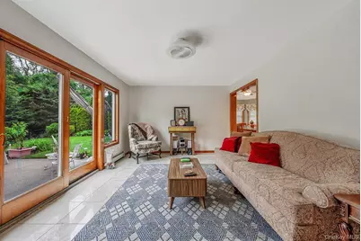 28 Manchester Boulevard, Wheatley Heights, NY 11798 - Photo 7