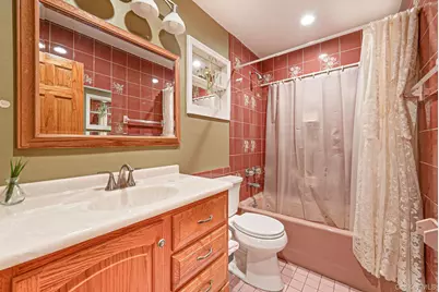 28 Manchester Boulevard, Wheatley Heights, NY 11798 - Photo 27
