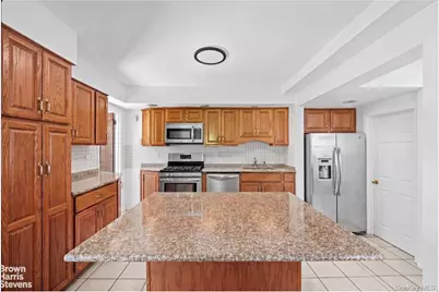 96 Nassau Street, Elmont, NY 11003 - Photo 5