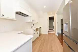 354 Bauer Pl, Mineola, NY 11501 - Photo 7