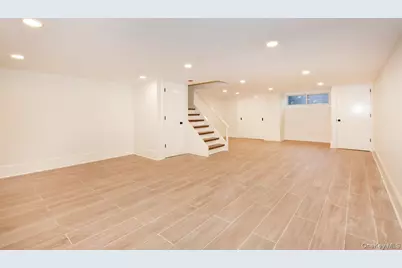 354 Bauer Place, Mineola, NY 11501 - Photo 15