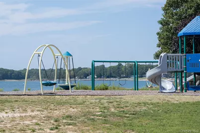 550 Madison Avenue, Greenport, NY 11944 - Photo 17