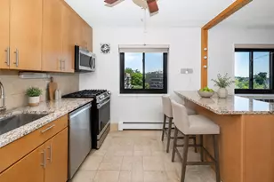 666 Pelham Rd, New Rochelle, NY 10805 - Photo 7