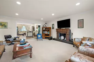 16 Cabriolet Ln, Melville, NY 11747 - Photo 17