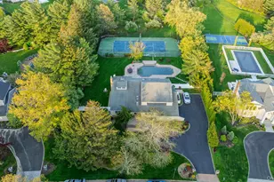 16 Cabriolet Ln, Melville, NY 11747 - Photo 5