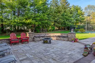 16 Cabriolet Ln, Melville, NY 11747 - Photo 37
