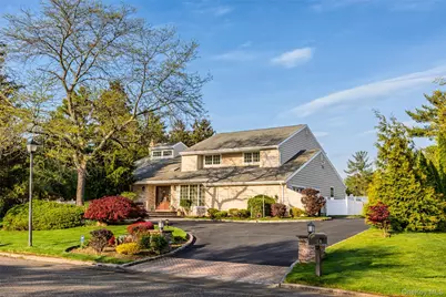 16 Cabriolet Lane, Melville, NY 11747 - Photo 1