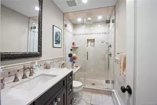 16 Cabriolet Ln, Melville, NY 11747 - Photo 21