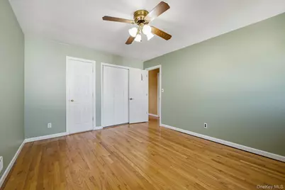 Riverdale 23, Oakdale, NY 11769 - Photo 17