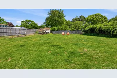 Riverdale 23, Oakdale, NY 11769 - Photo 27