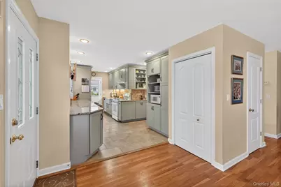 35 Genesee Drive, Commack, NY 11725 - Photo 7