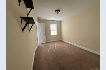 38 East Avenue #second floor, Glen Cove, NY 11542 - Photo 5