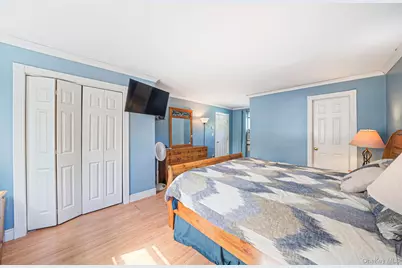 1532 Gogel Street, Holbrook, NY 11741 - Photo 19