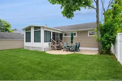 361 Spruce Lane, East Meadow, NY 11554 - Photo 15