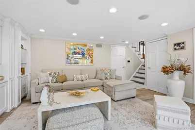 77 Lake Drive, Manhasset Hills, NY 11040 - Photo 19