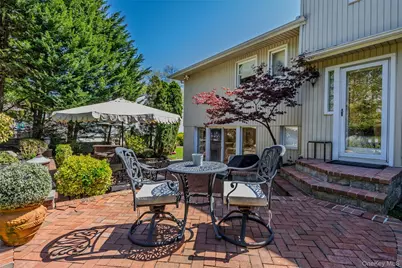 77 Lake Drive, Manhasset Hills, NY 11040 - Photo 37