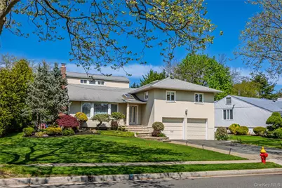 77 Lake Drive, Manhasset Hills, NY 11040 - Photo 3