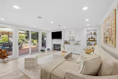 77 Lake Drive, Manhasset Hills, NY 11040 - Photo 17