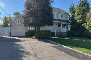 285 Broadway Greenlawn, Huntington, NY 11743 - Photo 43