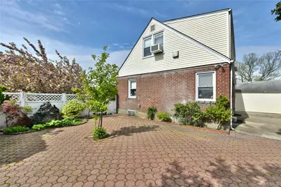 916 Center Drive, Franklin Square, NY 11010 - Photo 27