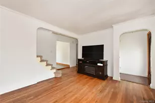 916 Center Dr, Franklin Square, NY 11010 - Photo 11