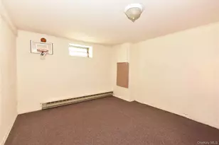 916 Center Dr, Franklin Square, NY 11010 - Photo 23