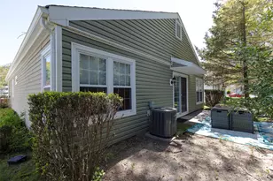 225 Kingston Dr, Ridge, NY 11961 - Photo 23