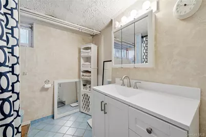 3 Lenore Avenue, Hicksville, NY 11801 - Photo 21