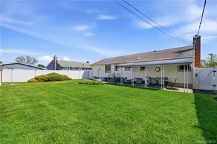 3 Lenore Ave, Hicksville, NY 11801 - Photo 23