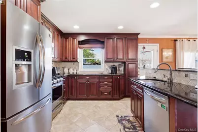 3 Lenore Avenue, Hicksville, NY 11801 - Photo 11