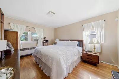 3 Lenore Avenue, Hicksville, NY 11801 - Photo 15