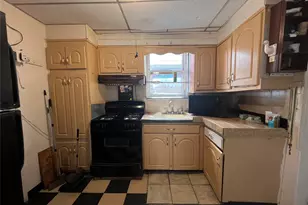 104-38 202nd St, Saint Albans, NY 11412 - Photo 3