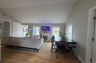 8 Castle St, Patchogue, NY 11772 - Photo 5