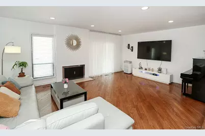 81 Estate Drive, Jericho, NY 11753 - Photo 11