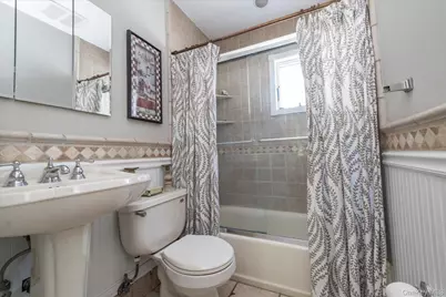 212 Gordon Avenue, Westbury, NY 11590 - Photo 11