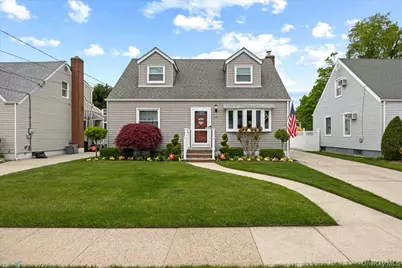 113 6th Street, New Hyde Park, NY 11040 - Photo 1