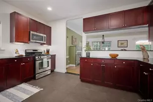1 Preserve Ct, White Plains, NY 10607 - Photo 9