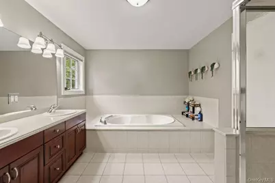 24 Oxford Drive, Suffern, NY 10901 - Photo 25