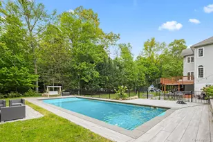 24 Oxford Dr, Suffern, NY 10901 - Photo 41