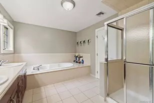 24 Oxford Dr, Suffern, NY 10901 - Photo 27