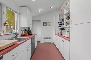 4711 Belmont Rd, Great Neck, NY 11020 - Photo 11