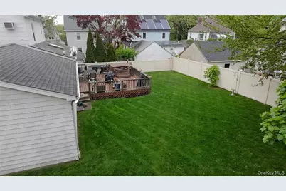47-11 Belmont Road, Great Neck, NY 11020 - Photo 23
