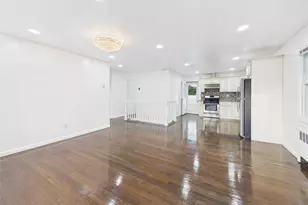 9 Ferndale Dr, Hicksville, NY 11801 - Photo 3