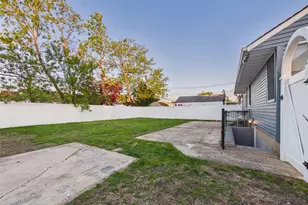 9 Ferndale Dr, Hicksville, NY 11801 - Photo 31