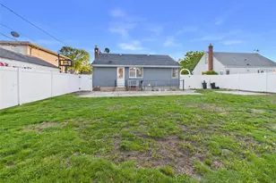 9 Ferndale Dr, Hicksville, NY 11801 - Photo 35