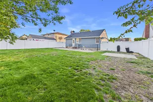 9 Ferndale Dr, Hicksville, NY 11801 - Photo 33