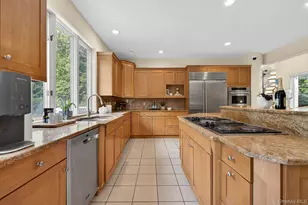 80 Tall Oak Crescent, Syosset, NY 11791 - Photo 9