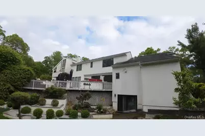 80 Tall Oak Crescent, Syosset, NY 11791 - Photo 3
